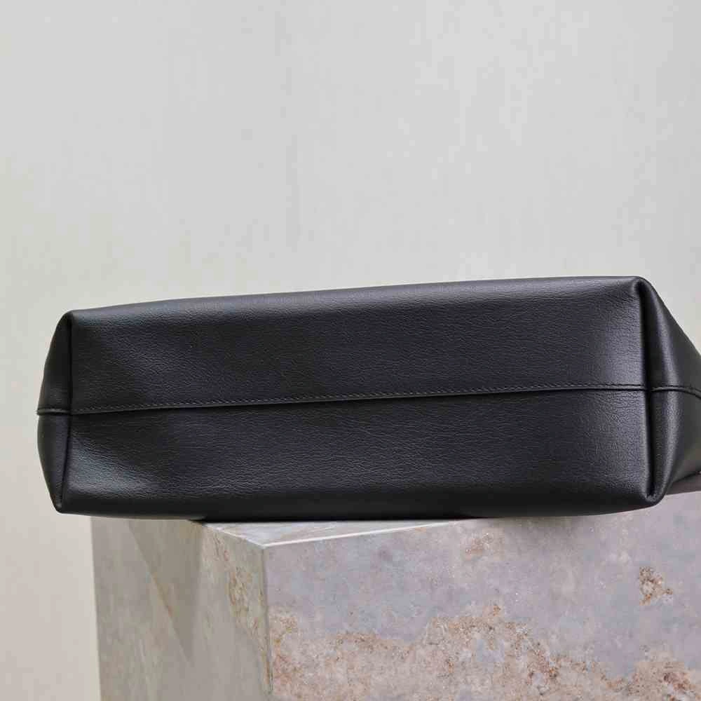 Cozy YSL SHOPPING SAINT LAURENT IN LEATHER 2590