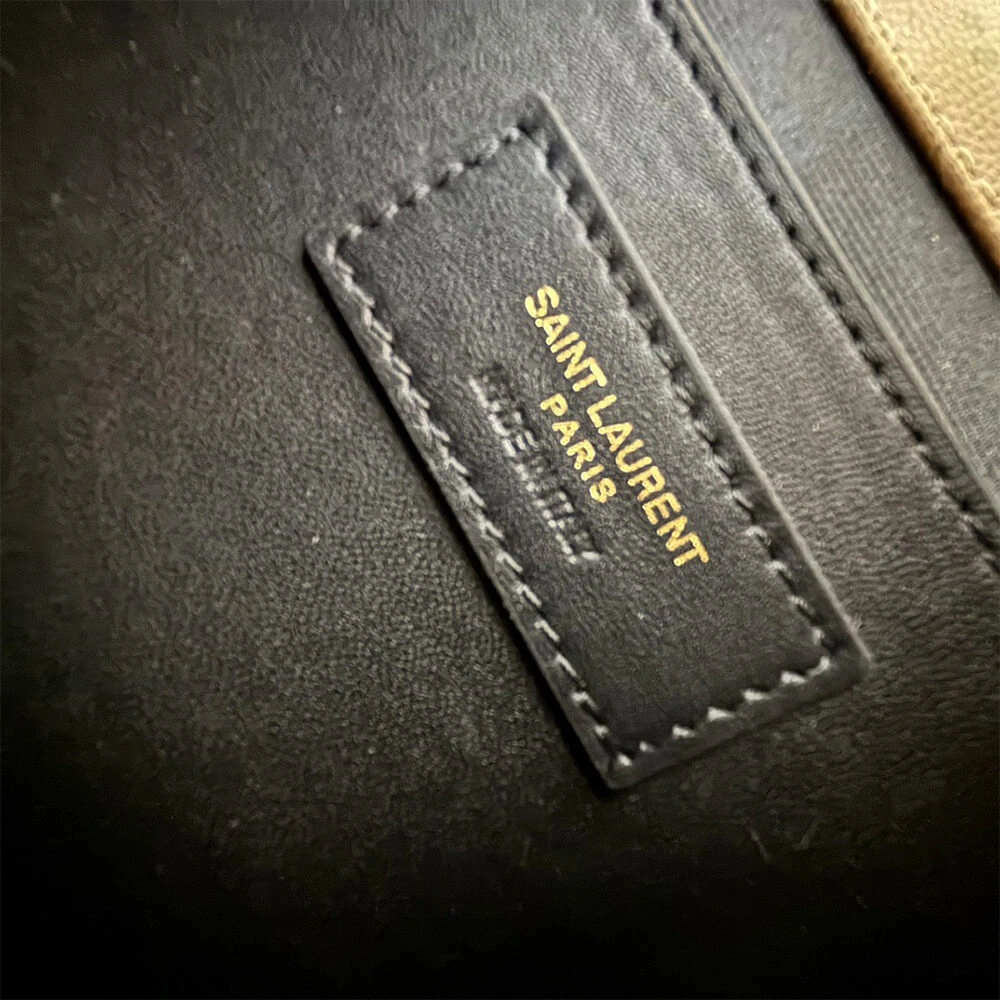YSL envelope medium in grained leather WellDesigned 2722