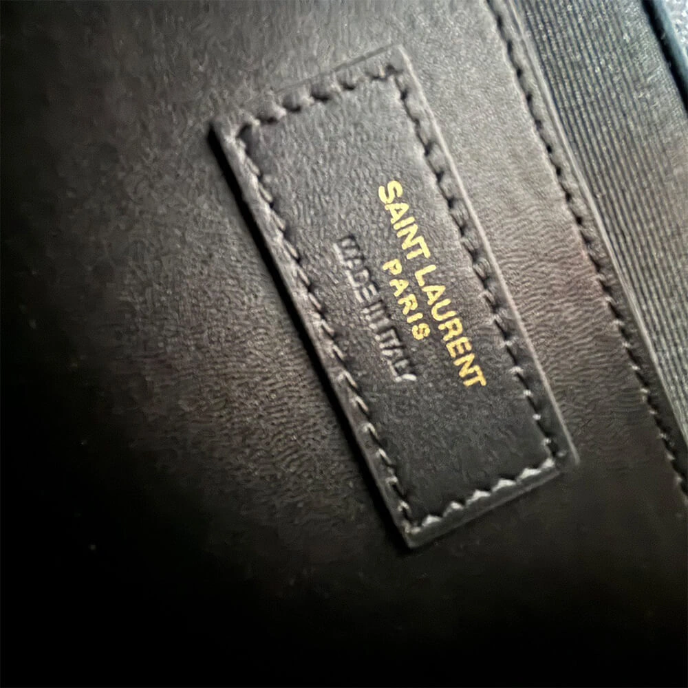 Lightweight YSL envelope medium in grained leather 2730