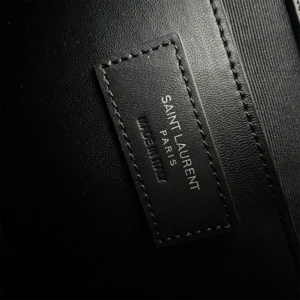 YSL envelope medium in grained leather Modern 2728