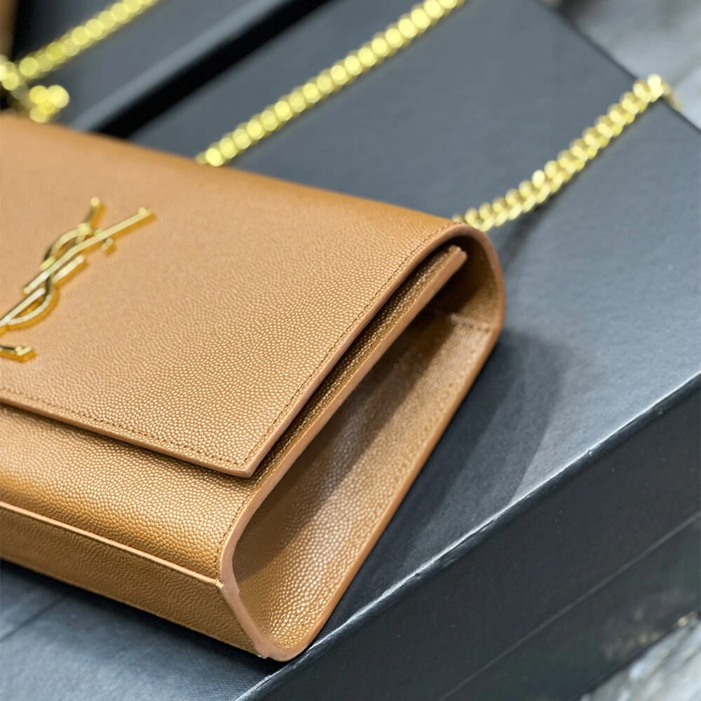 Minimalist YSL kate medium in grain de poudre embossed leather 2799