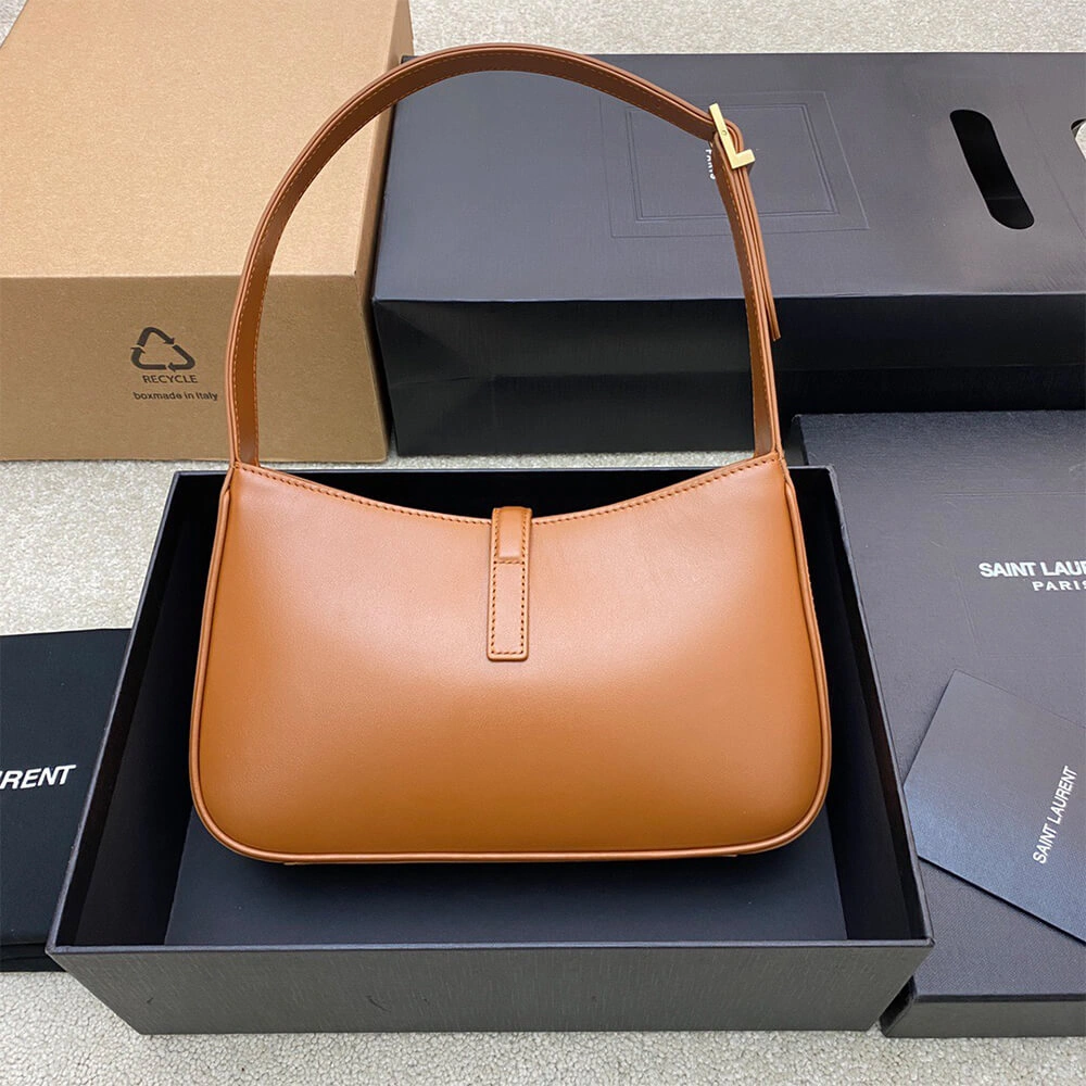 YSL le 5 a 7 in smooth leather Compact 2603