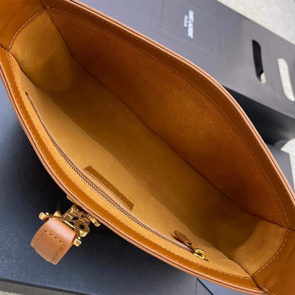 YSL le 5 a 7 in smooth leather Compact 2603