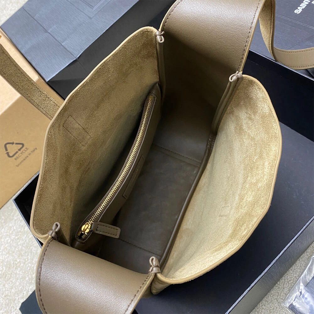 TechFriendly YSL le 5 a 7 supple small suede 2872