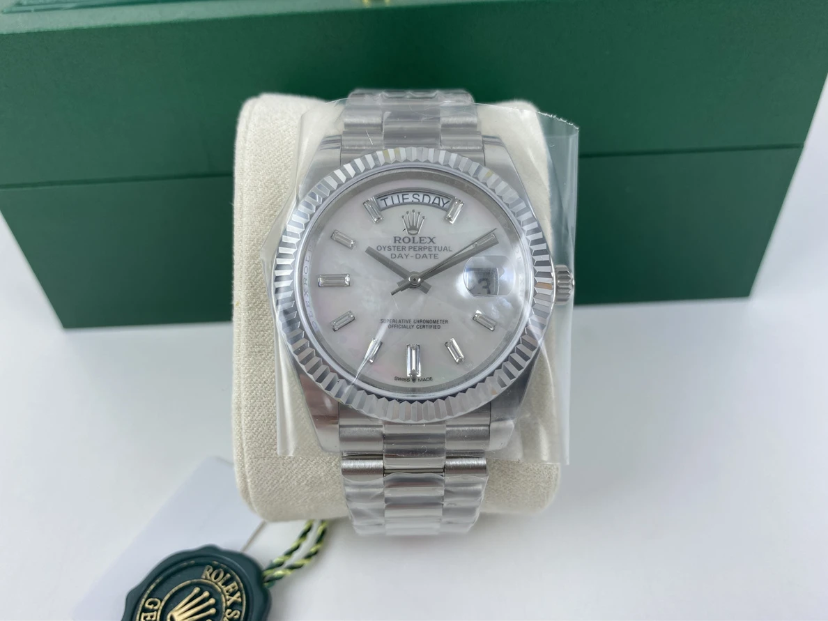 1076 Rolex White Gold (40mm) WellDesigned 339