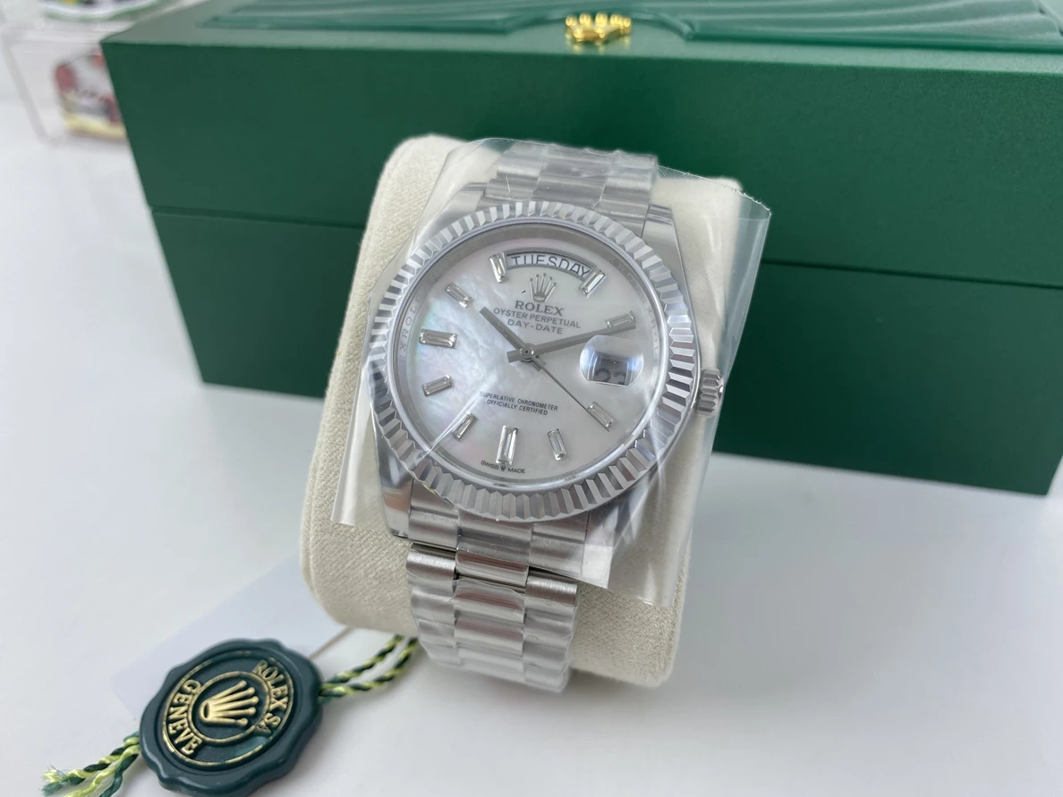 1076 Rolex White Gold (40mm) WellDesigned 339