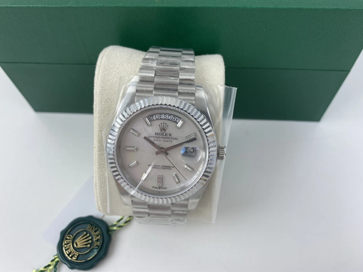 1076 Rolex White Gold (40mm) WellDesigned 339