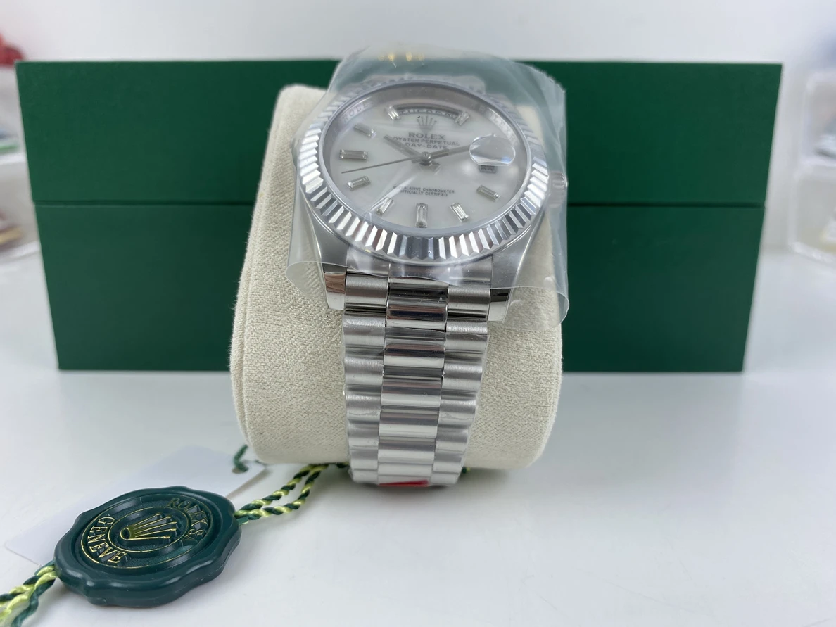 1076 Rolex White Gold (40mm) WellDesigned 339