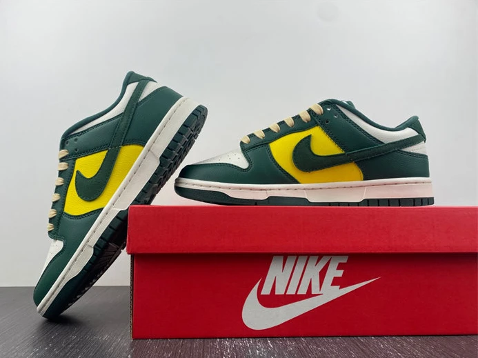 1077 Nike Dunk Low SE Noble Green FD0350- SmartChoice 1814