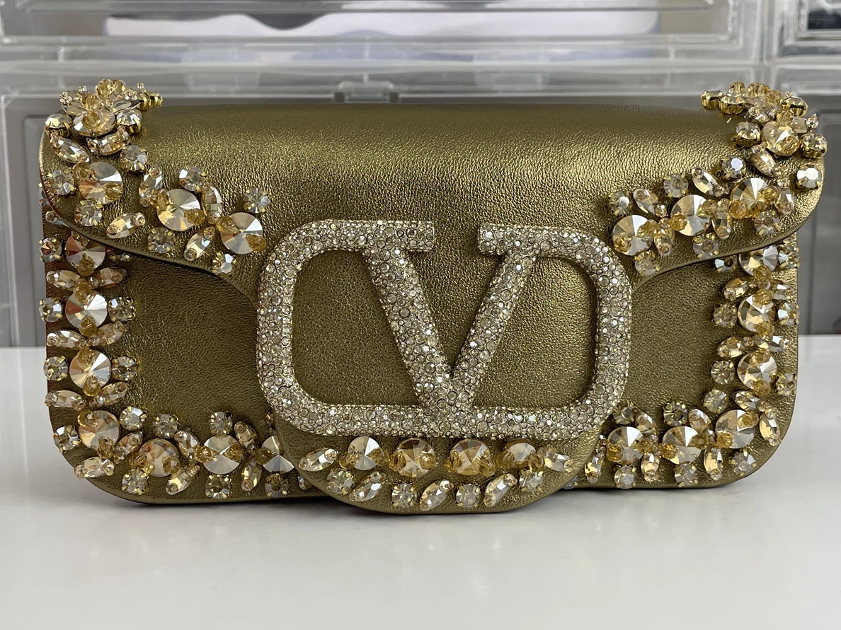 1078 Valentino Garavani Mini Loco Crystal Gold bag (19 x 10.5 x 5 cm) UrbanStyle 249