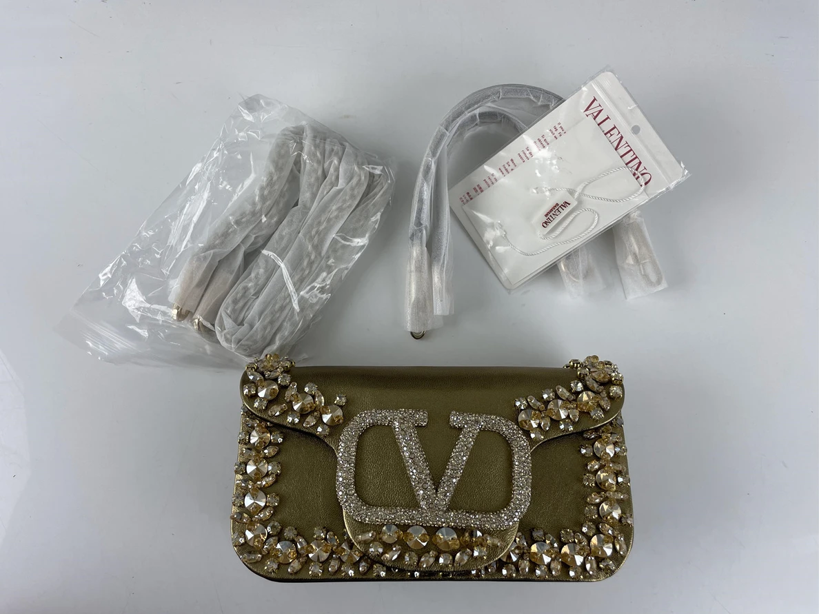 1078 Valentino Garavani Mini Loco Crystal Gold bag (19 x 10.5 x 5 cm) UrbanStyle 249