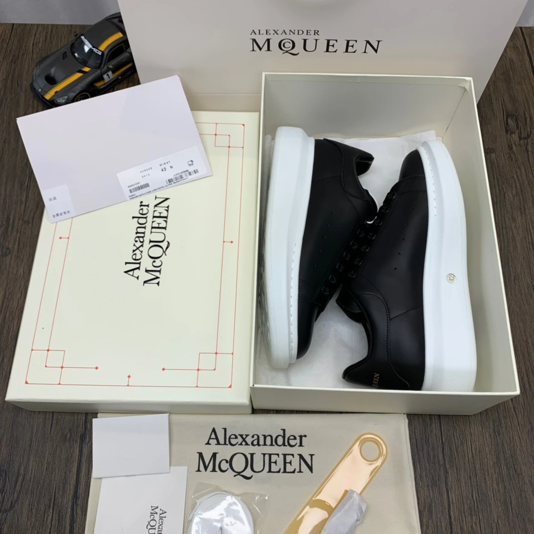 1176 McQuen Black White Sole 553680WHGP SmartChoice 1414