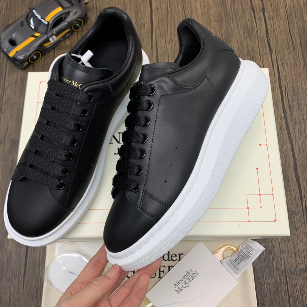 1176 McQuen Black White Sole 553680WHGP SmartChoice 1414