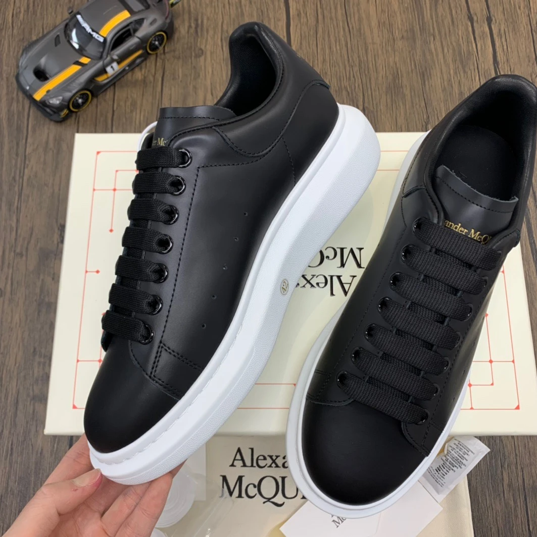 1176 McQuen Black White Sole 553680WHGP SmartChoice 1414