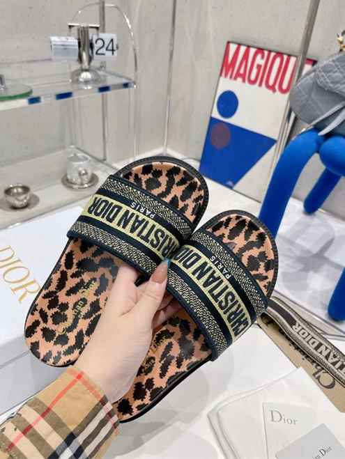 1307 Dio Slipper HighQuality 3300