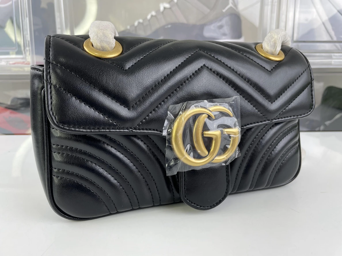 1457 GUCCI Black Marmont bag, (with soft real leather) , 18 x 15 x8 cm EasyMatch 84