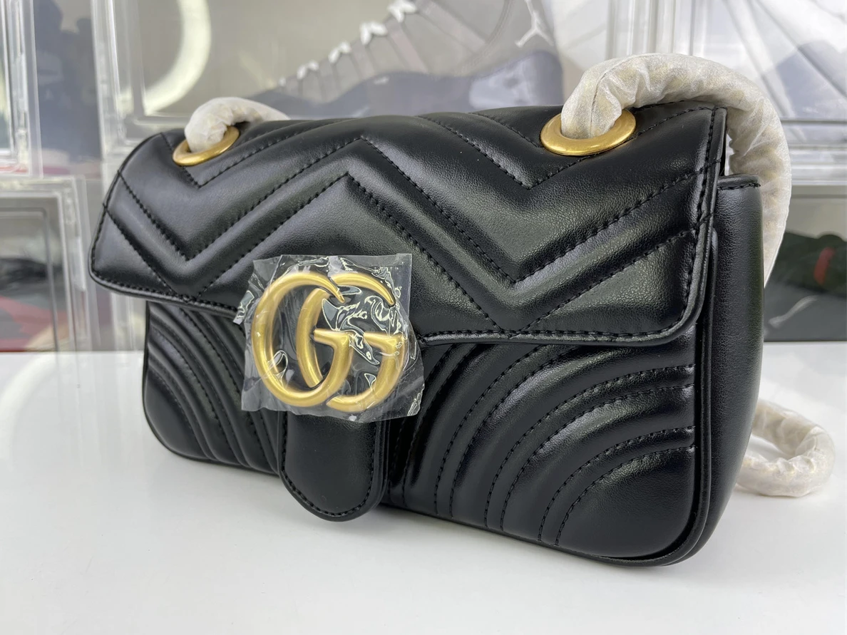 1457 GUCCI Black Marmont bag, (with soft real leather) , 18 x 15 x8 cm EasyMatch 84