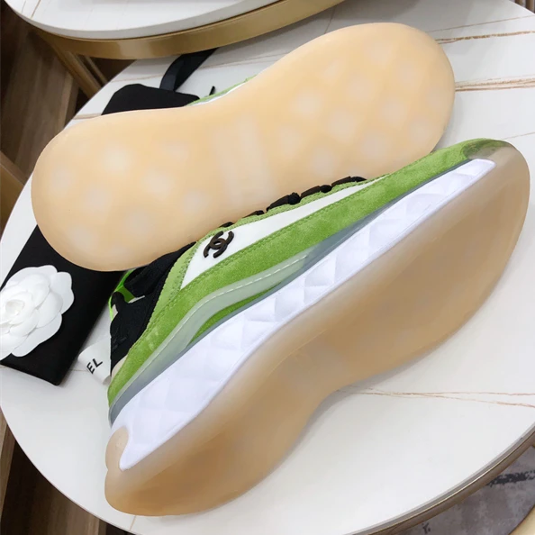1996 Chanel Sneakers UrbanStyle 1294