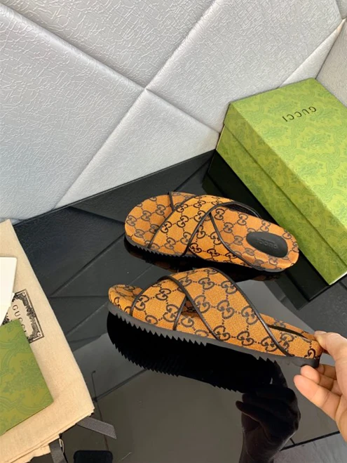 2201 Gucci Slipper HighQuality 3224