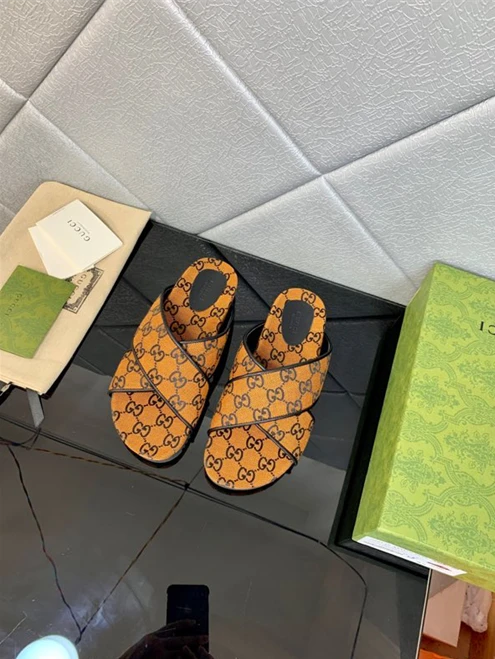 2201 Gucci Slipper HighQuality 3224