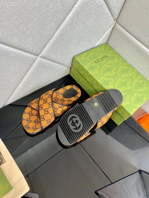 2201 Gucci Slipper HighQuality 3224