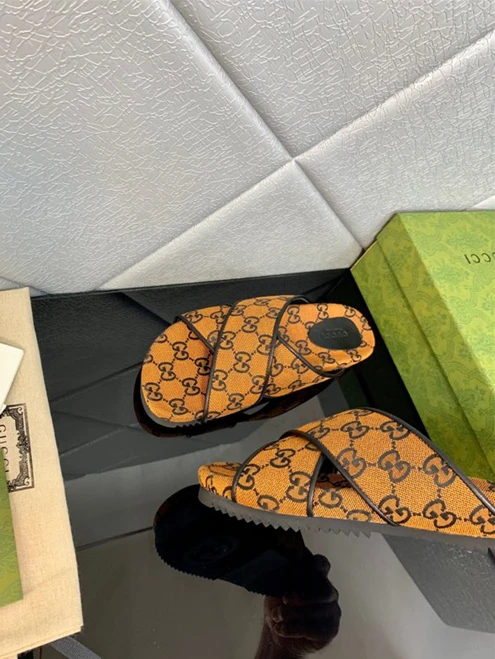 2201 Gucci Slipper HighQuality 3224