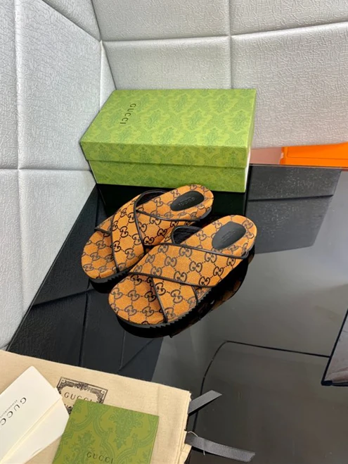 2201 Gucci Slipper HighQuality 3224