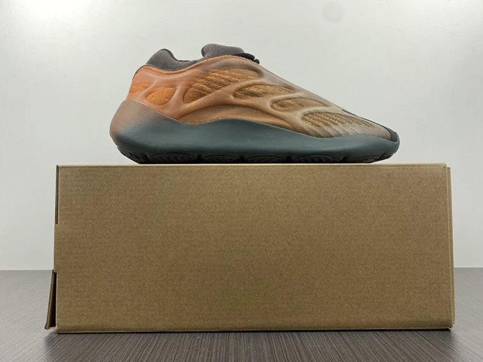 2391 adidas Yeezy 700 V3 Copper Fade GY StreetReady 3013