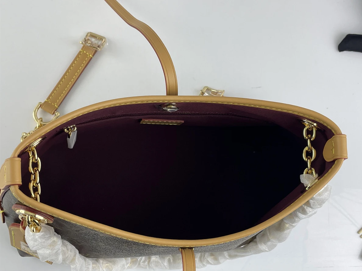 2559 LV Carryallbb bag  ( 26 x 17 x 10 cm） AllSeason 173