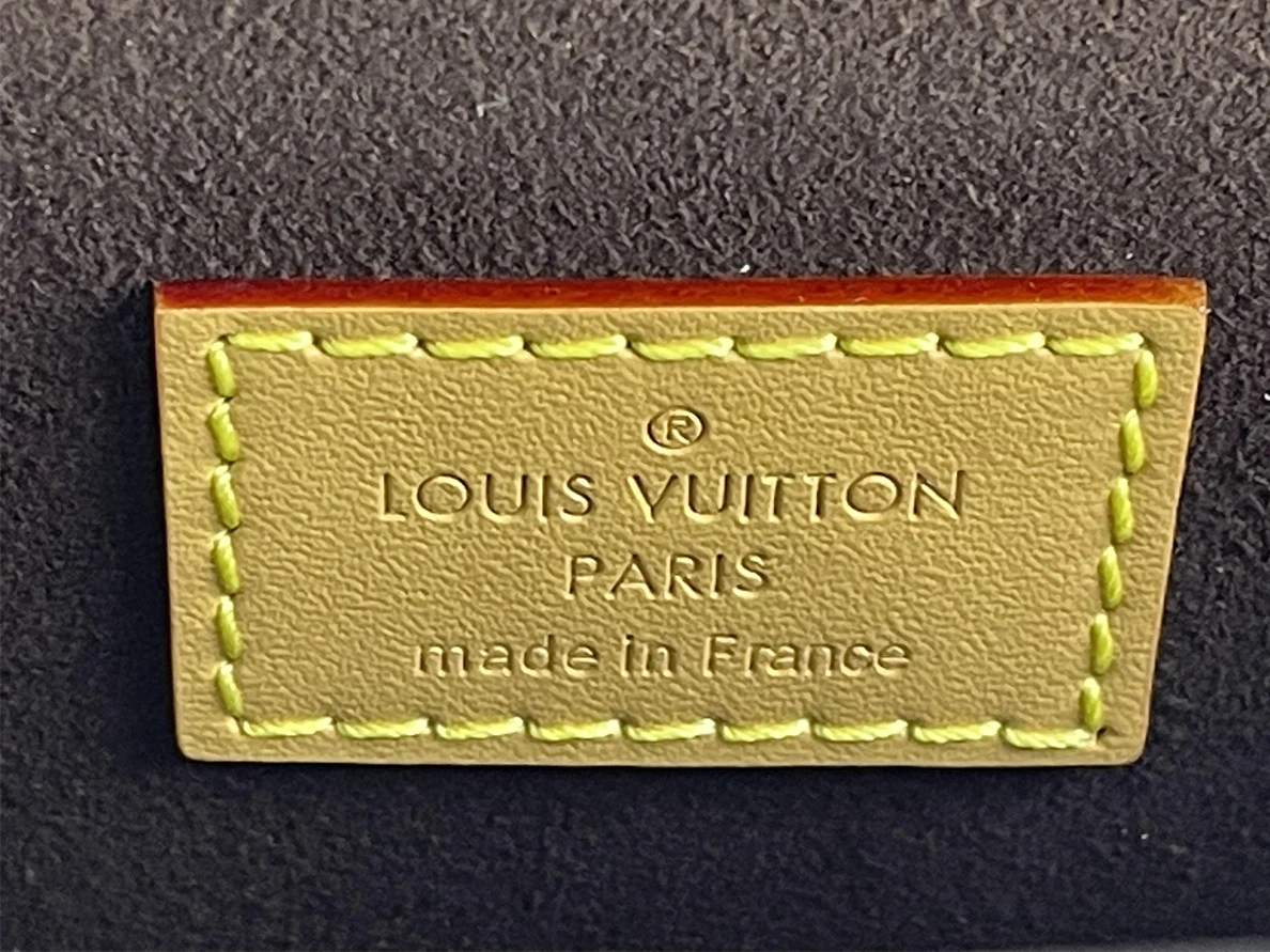 2657 LV Pochette camille hanging bag (20.5 x 11 x 6 cm) SportInspired 172
