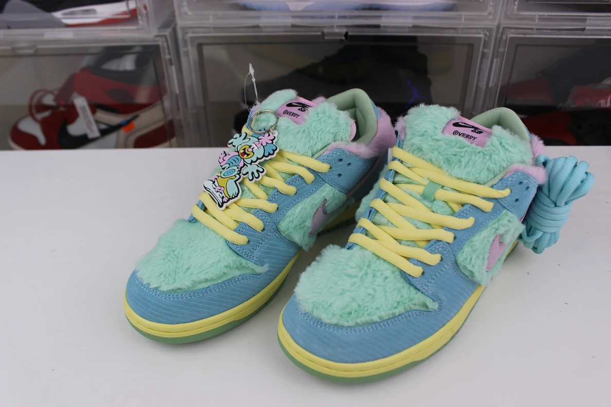 2799 Verdy x Nike SB Dunk Low “Visty” Comfortable 1712