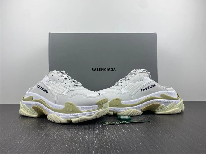 2805 BALENCIAGA TRIPLE S 755686 W3SM2 StreetReady 3315