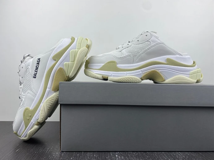 2805 BALENCIAGA TRIPLE S 755686 W3SM2 StreetReady 3315