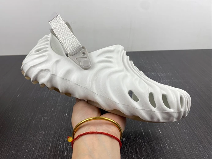 2839 Crocs Pollex Clog by Salehe Bembury Stratus 207393-1CN TopPick 3072