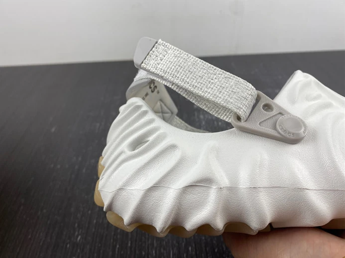 2839 Crocs Pollex Clog by Salehe Bembury Stratus 207393-1CN TopPick 3072