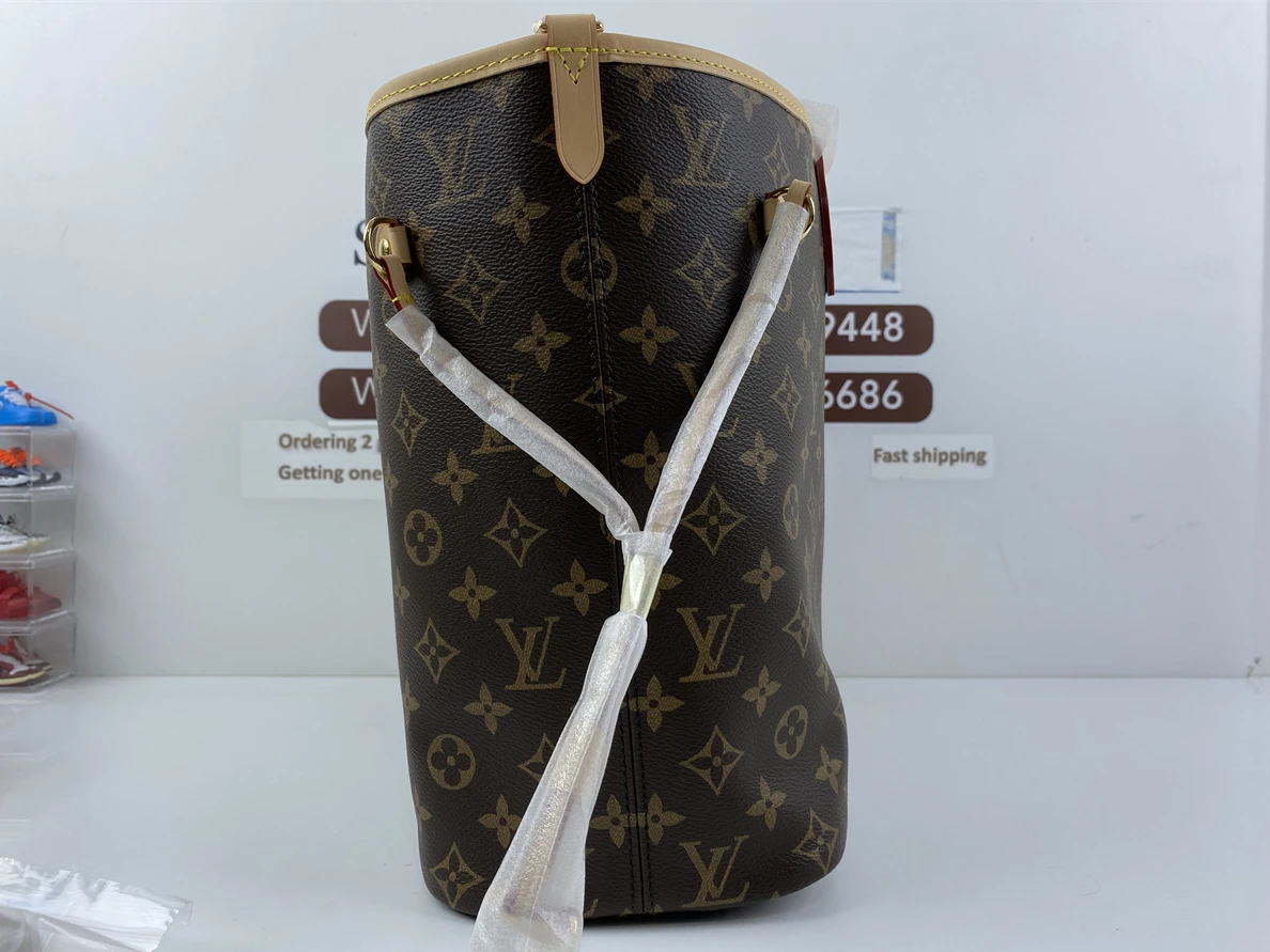 2876 LV NeverFull Red Inside out (32 x 29 x 17 cm) DailyWear 192