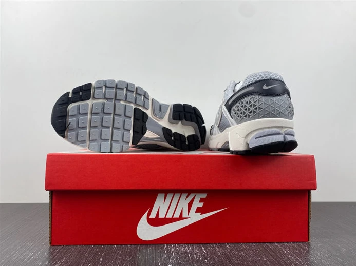 2968 NIKE Air Zoom Vomero 5 FD9919- TopPick 2765