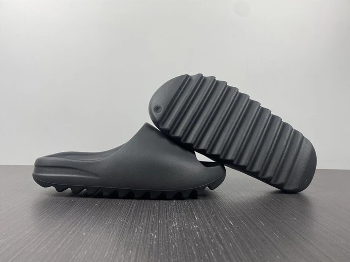 3467 Adidas Yeezy Slide Onyx HQ Trendy 3037