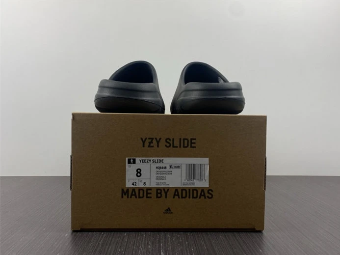 3467 Adidas Yeezy Slide Onyx HQ Trendy 3037