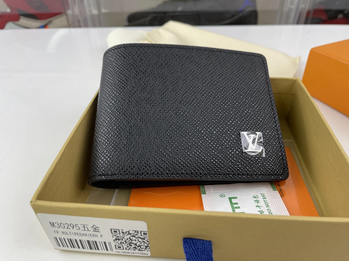 3700 LV Multiple Black Wallet ( 11.5 x 9 x 1.5 cm) NewStyle 383