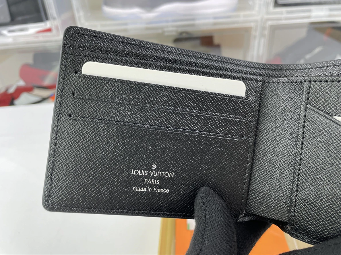 3700 LV Multiple Black Wallet ( 11.5 x 9 x 1.5 cm) NewStyle 383