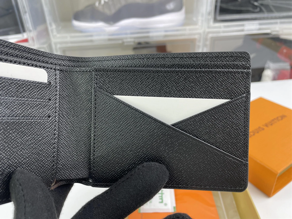 3700 LV Multiple Black Wallet ( 11.5 x 9 x 1.5 cm) NewStyle 383