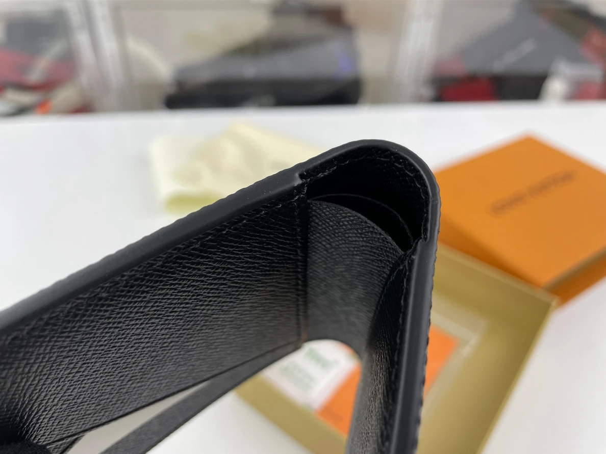 3700 LV Multiple Black Wallet ( 11.5 x 9 x 1.5 cm) NewStyle 383