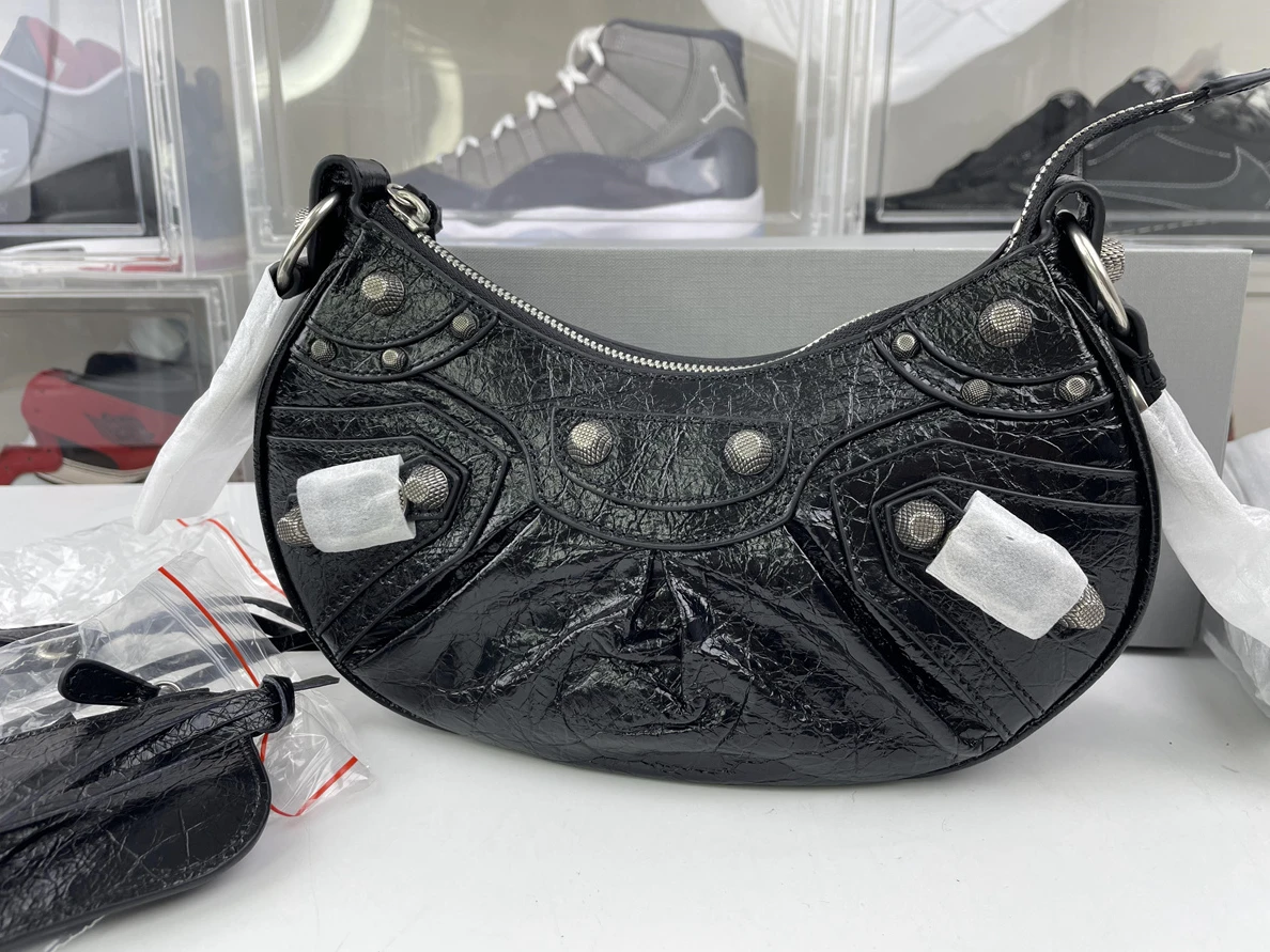 3953 Balenciaga Le Cagole (26 or 33 cm) ModernLook 276