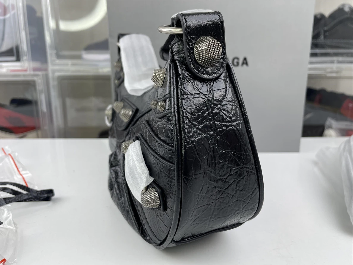 3953 Balenciaga Le Cagole (26 or 33 cm) ModernLook 276
