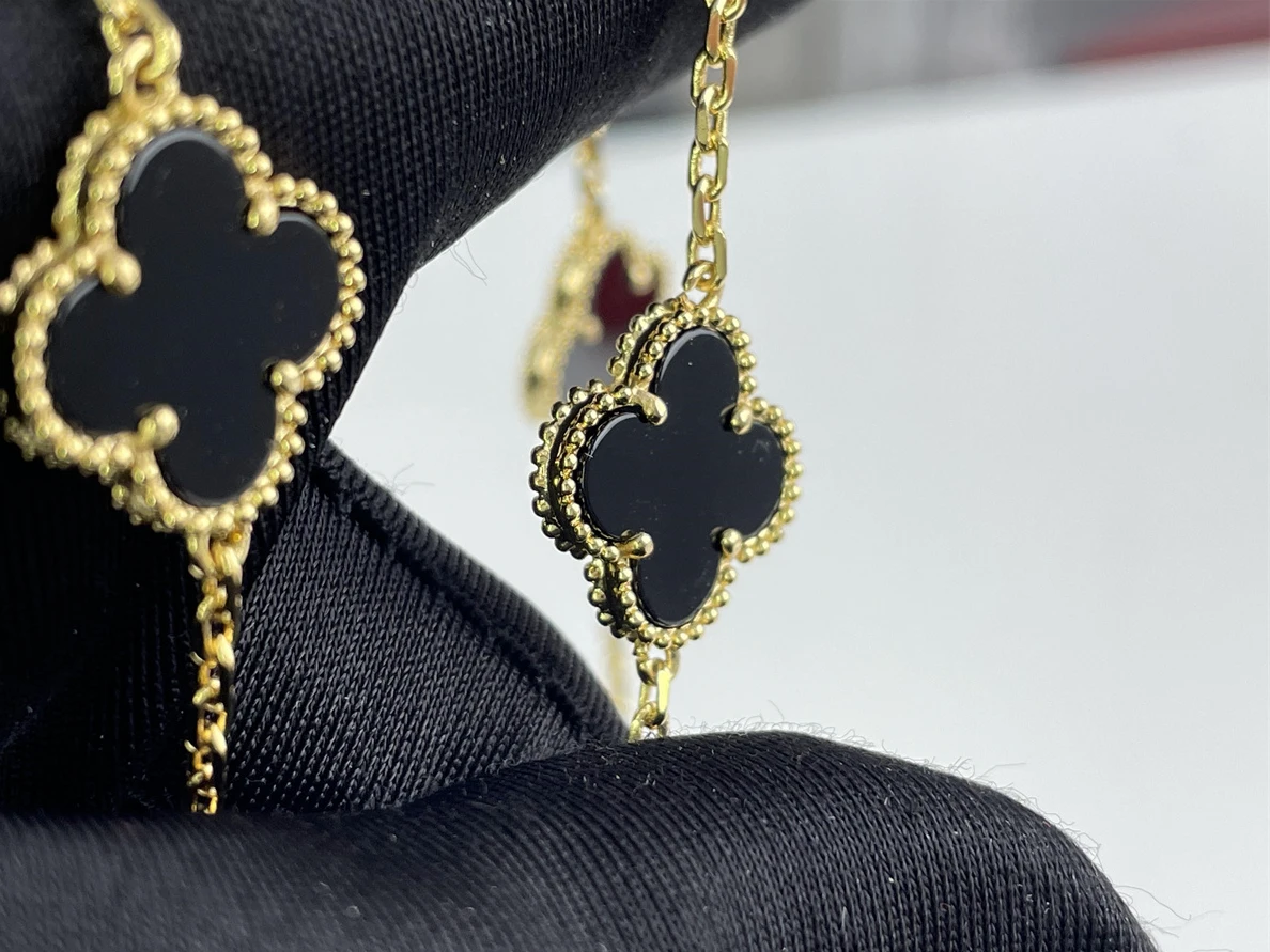 4141 Alhumbra Vintage Necklaces Cleef & Arpels Trendy 129