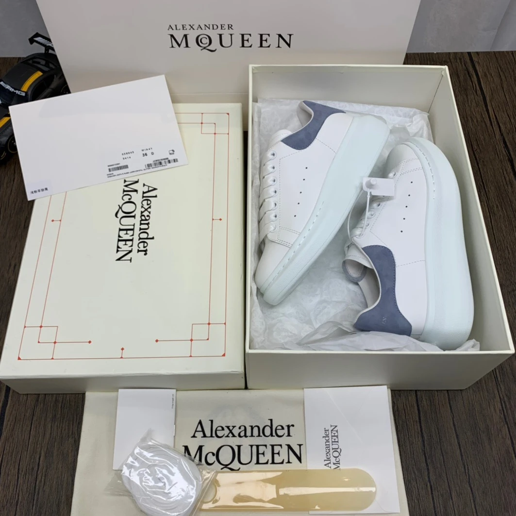 4272 McQuen White Dream Blue 553770WHGP SportInspired 1405