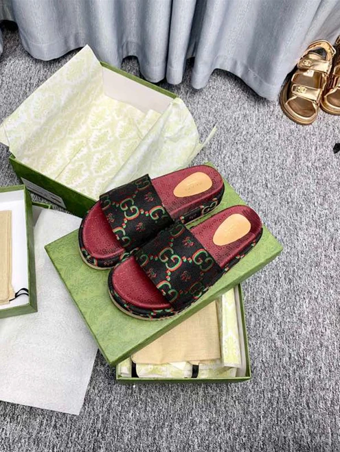 4649 Gucci Slipper AllSeason 3241