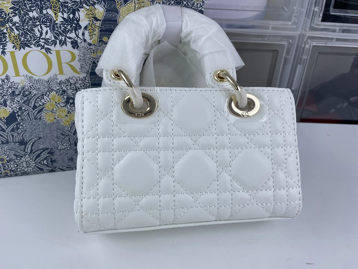 476 DIOR Lady D-Joy small size Cream white bag  ( 22 X 12 x 6 cm) NewStyle 237