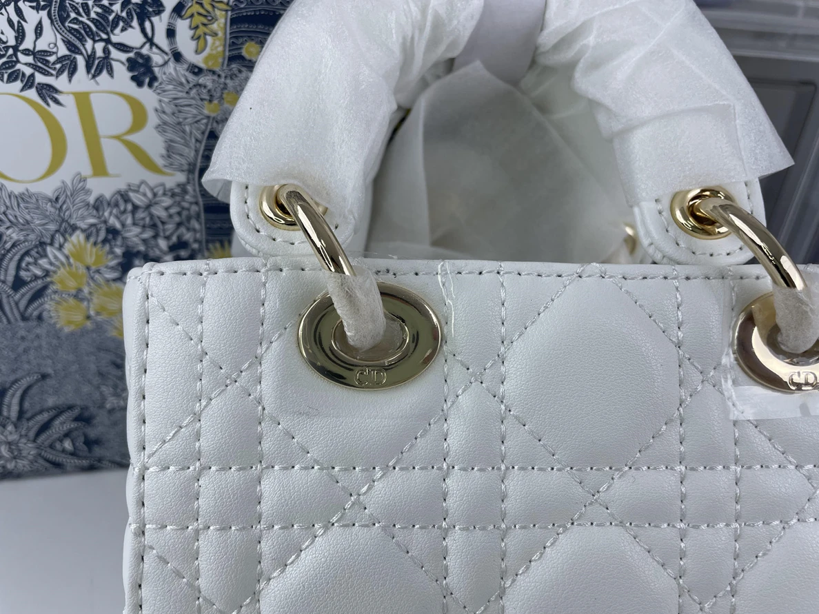 476 DIOR Lady D-Joy small size Cream white bag  ( 22 X 12 x 6 cm) NewStyle 237